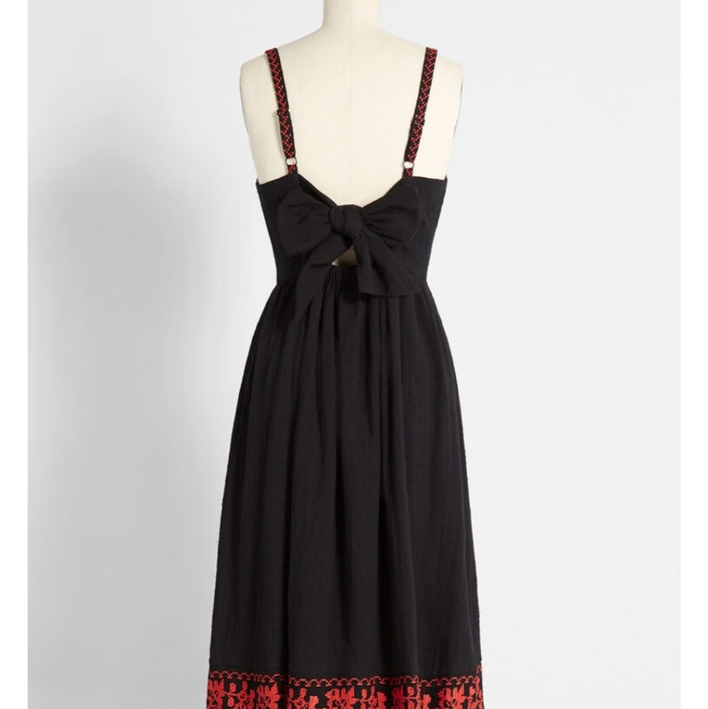 Modcloth black red embroidered tie back dress - Picture 2 of 6